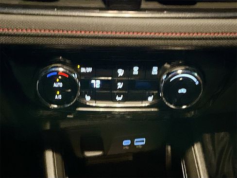 Used 2025 Chevrolet TrailBlazer RS w/ Convenience Package image 15