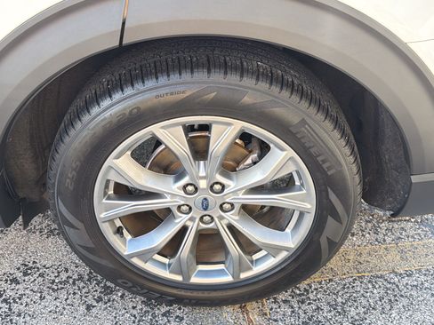 Used 2020 Ford Explorer XLT w/ Equipment Group 202A RWD image 15