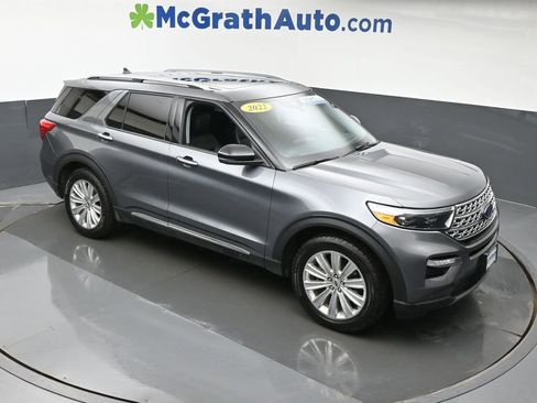 Used 2022 Ford Explorer Limited w/ Equipment Group 301A AWD/4WD image 3