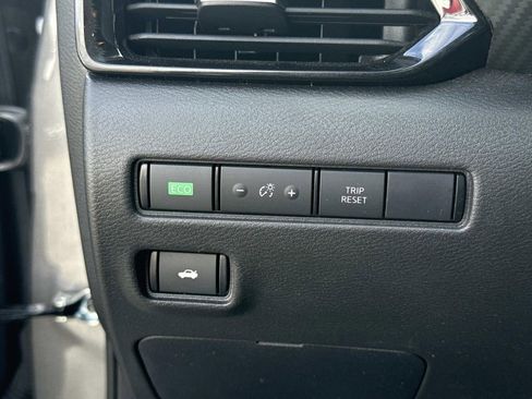 Certified 2024 Nissan Sentra SV image 30