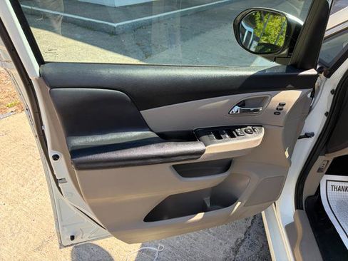 Used 2014 Honda Odyssey Touring image 26