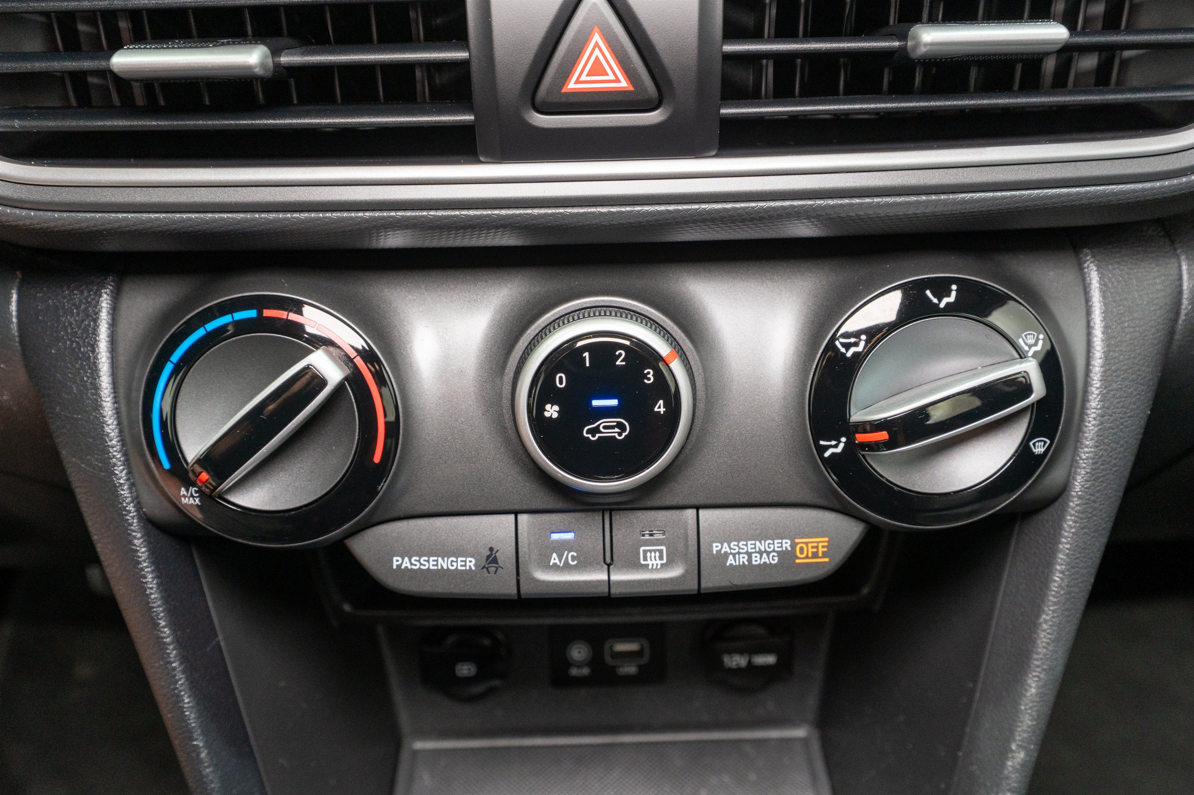 Used 2020 Hyundai Kona SEL w/ Cargo Package FWD image 20