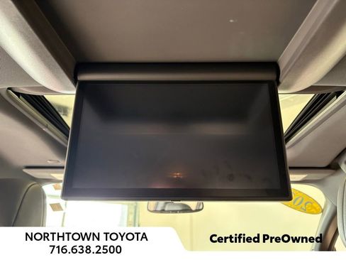 Used 2023 Toyota Sienna XSE w/ XSE Plus Package image 28