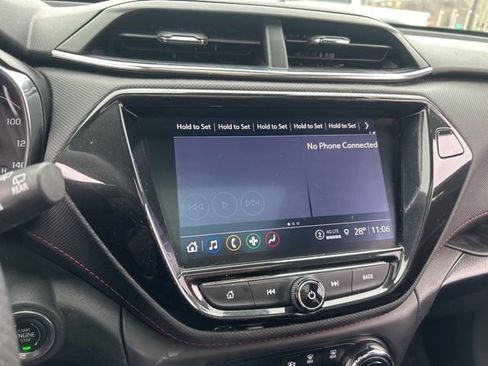 Used 2023 Chevrolet TrailBlazer RS w/ Sun and Liftgate Package image 21