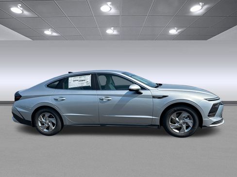 New 2025 Hyundai Sonata SE image 8