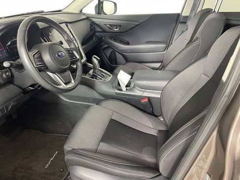 Used 2024 Subaru Outback Premium AWD/4WD image 2