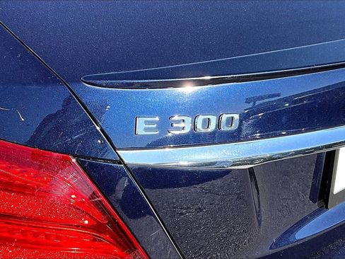 Used 2018 Mercedes-Benz E 300 w/ Premium 1 Package image 23