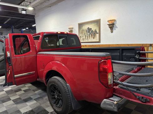 Used 2007 Nissan Frontier SE w/ Power Pkg AWD/4WD image 14