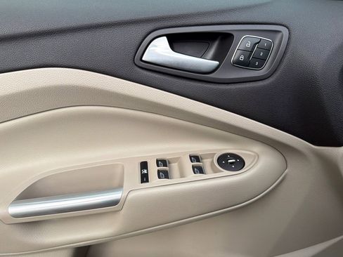 Used 2014 Ford Escape Titanium w/ Equipment Group 401A FWD image 12