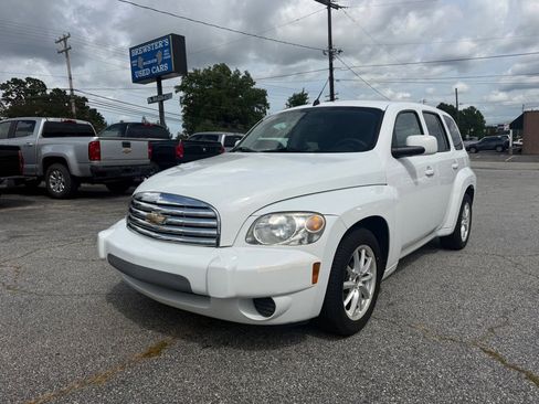 Used 2011 Chevrolet HHR LT FWD image 1