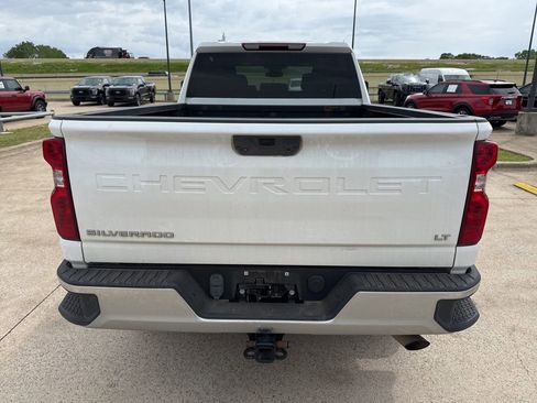 Used 2024 Chevrolet Silverado 2500 LT w/ Convenience Package image 9