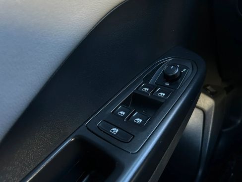 Used 2023 Volkswagen Taos SE image 14