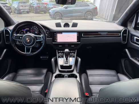 Used 2022 Porsche Cayenne GTS AWD/4WD image 28