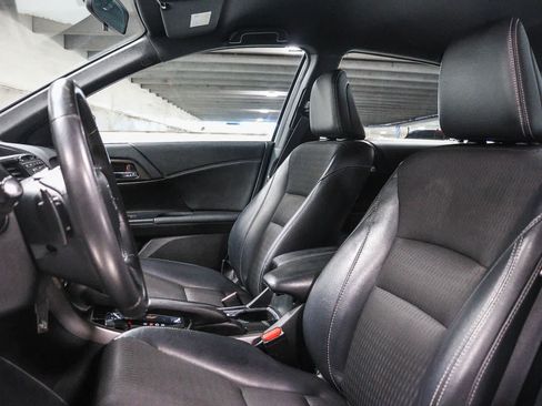 Used 2016 Honda Accord Sport image 17