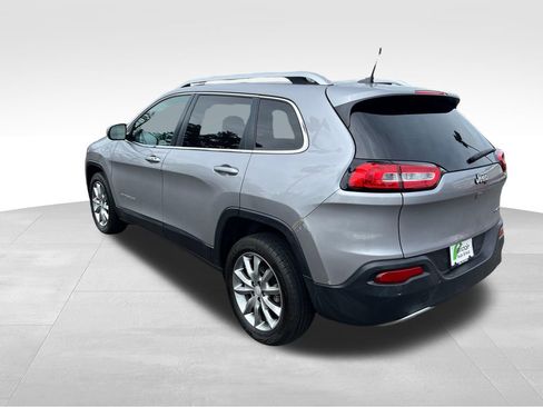Used 2018 Jeep Cherokee Limited FWD image 4