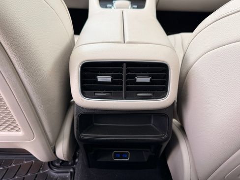 Used 2024 Mercedes-Benz GLE 450e 4MATIC image 16