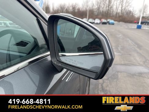 Used 2023 Volkswagen Taos SE image 32