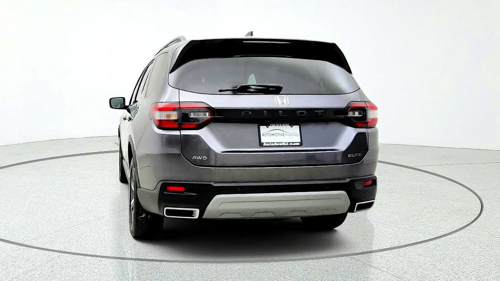 Used 2023 Honda Pilot Elite image 6