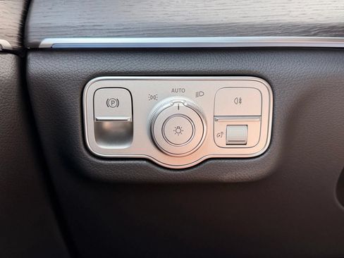 Certified 2026 Mercedes-Benz GLS 450 4MATIC image 25