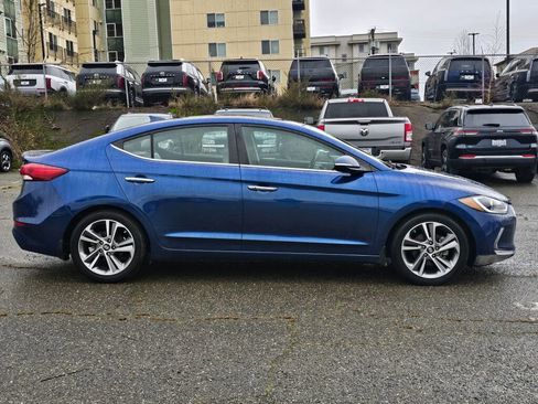 Used 2017 Hyundai Elantra Limited image 8