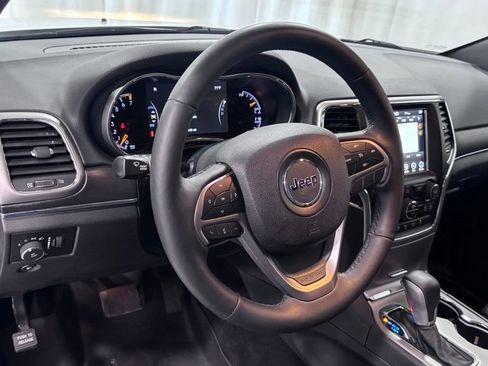 Used 2018 Jeep Grand Cherokee Limited AWD/4WD image 10