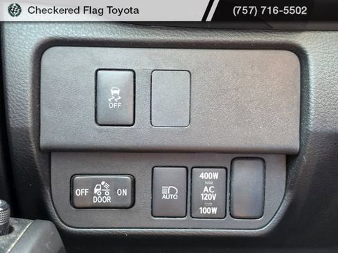 Used 2023 Toyota Tacoma TRD Off-Road w/ Technology Package AWD/4WD image 11