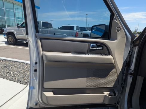 Used 2014 Ford Expedition XLT RWD image 10