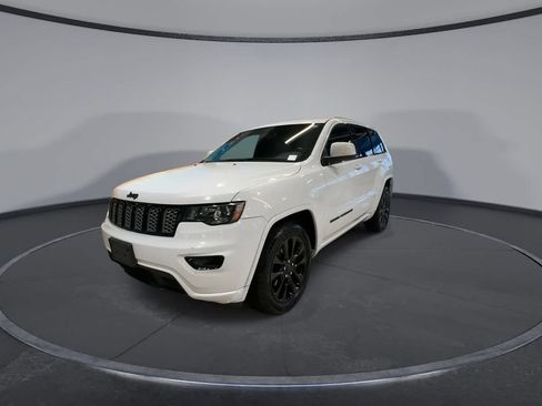 Used 2019 Jeep Grand Cherokee Altitude AWD/4WD image 6