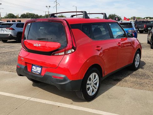 Used 2022 Kia Soul LX FWD image 3