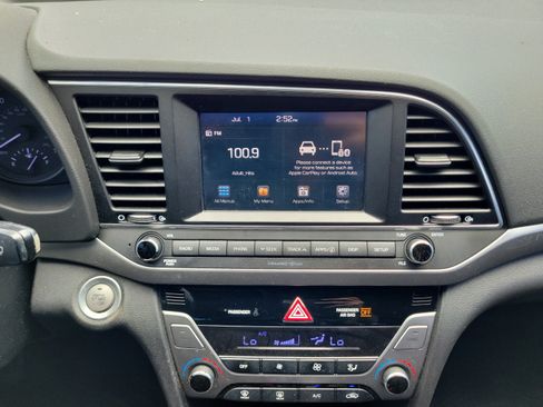 Used 2017 Hyundai Elantra Value Edition FWD image 14