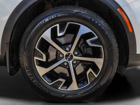 Certified 2023 Kia Sportage EX w/ EX Premium Package AWD/4WD image 28