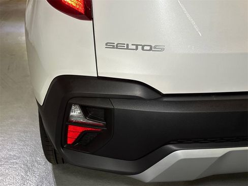 New 2026 Kia Seltos LX image 5