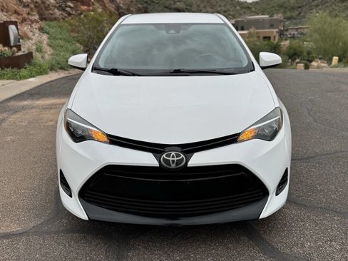 Used 2019 Toyota Corolla LE image 2