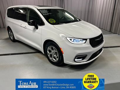 Used 2024 Chrysler Pacifica Limited