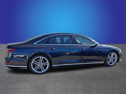 Used 2020 Audi S8 L w/ S8 Executive Package image 4