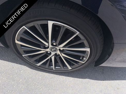 Certified 2025 Lexus ES 350 w/ Premium Package image 10