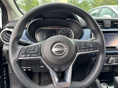 Used 2025 Nissan Versa SV FWD image 25