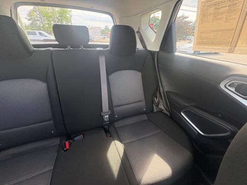 Used 2025 Kia Soul LX w/ LX Technology Package FWD image 35