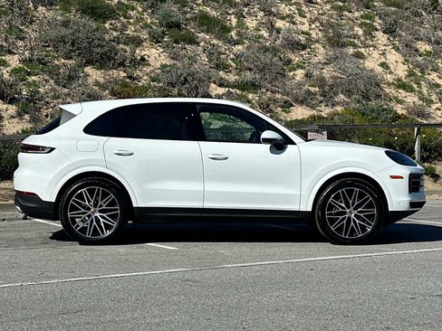 New 2026 Porsche Cayenne image 9