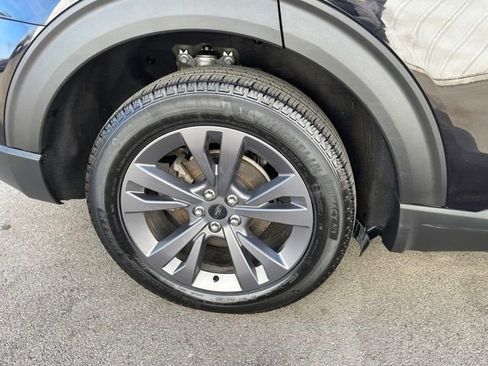 Used 2023 Ford Explorer XLT w/ Equipment Group 202A AWD/4WD image 41