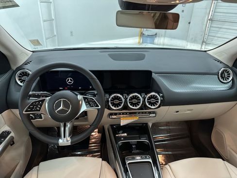 New 2025 Mercedes-Benz GLA 250 image 21