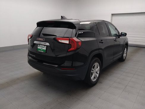 Used 2024 GMC Terrain SLE FWD image 9