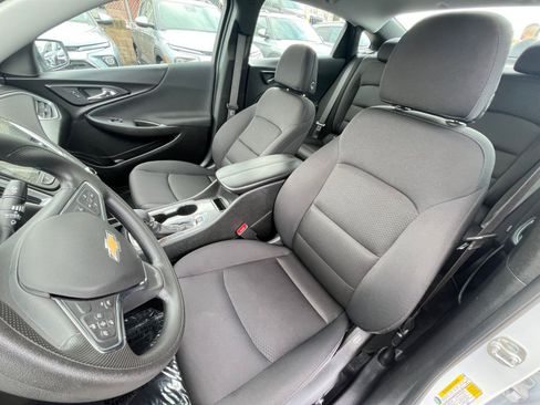 Used 2024 Chevrolet Malibu LT image 37
