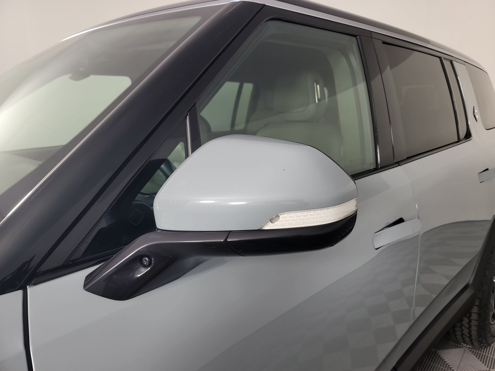 Used 2023 Rivian R1S Adventure Quad AWD/4WD image 35