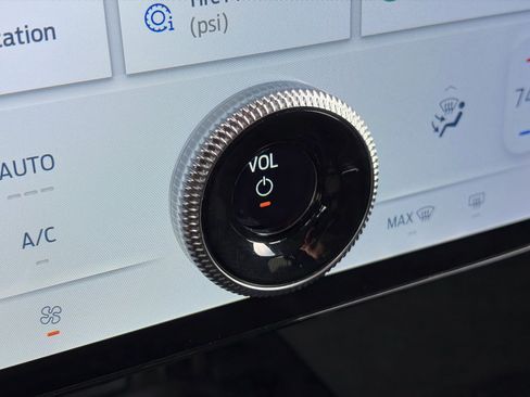 Used 2022 Ford Mustang Mach-E Select image 16