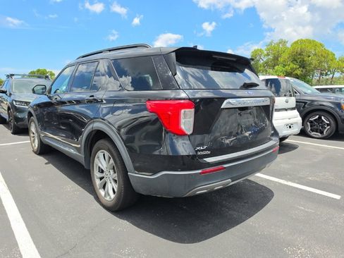 Used 2020 Ford Explorer XLT w/ Equipment Group 202A AWD/4WD image 14
