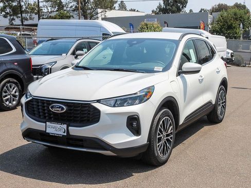 New 2025 Ford Escape SE image 3