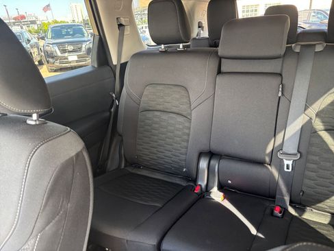 Used 2025 Nissan Pathfinder SV FWD image 42