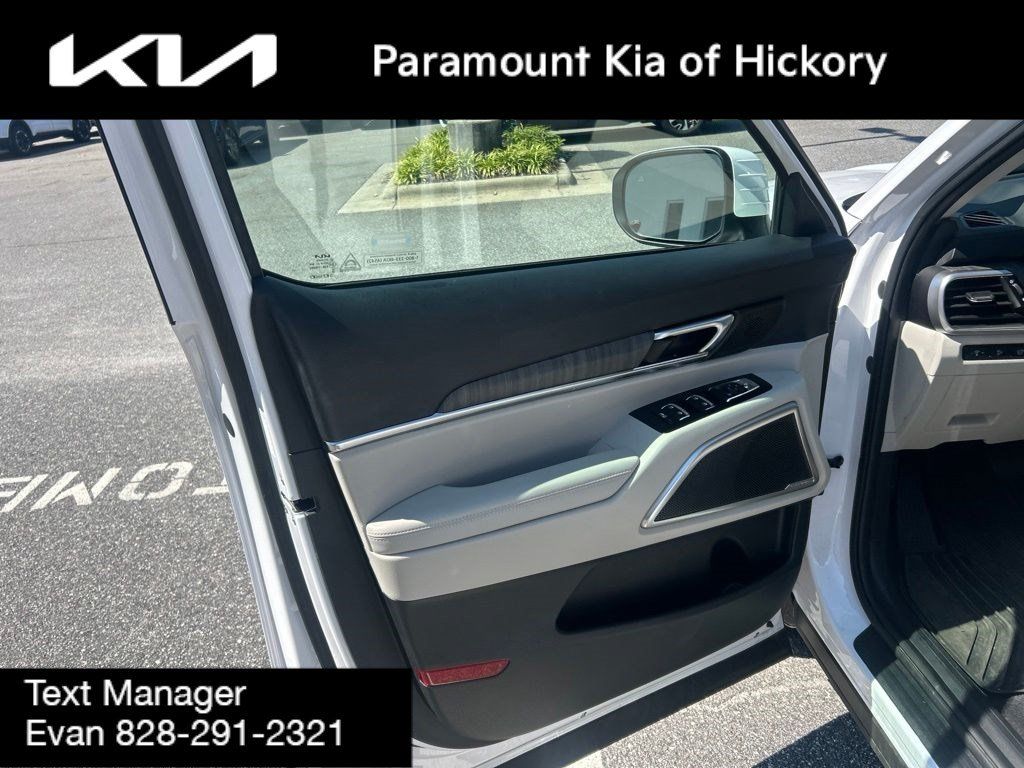 Used 2025 Kia Telluride EX FWD image 11