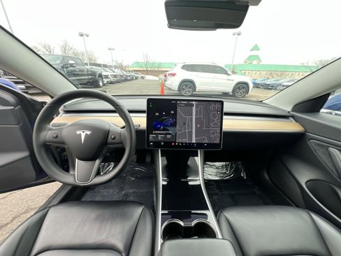 Used 2020 Tesla Model 3 Long Range image 23